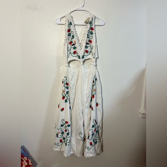 Cross Stitch Toucan Embroidered Dress
Farm Rio - Picture 3 of 11